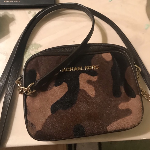 Michael Kors Handbags - Michael Kors shoulder mini camo